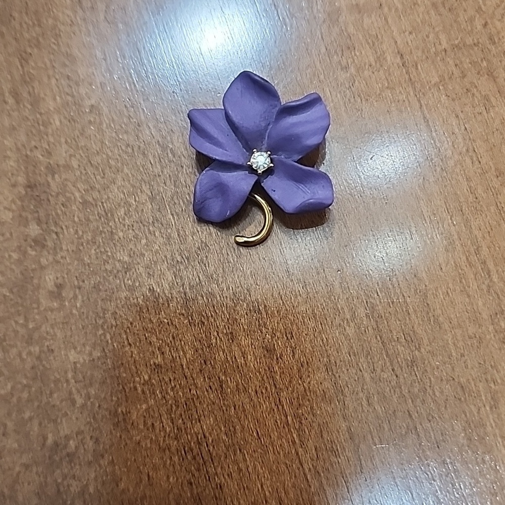 Vintage Joan Rivers Purple Flower Gold Rhinestone Brooch Pin​​​​ - Picture 2 of 5